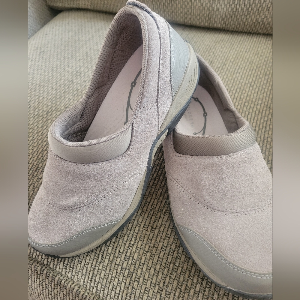Easy Spirit Womans Sneakers